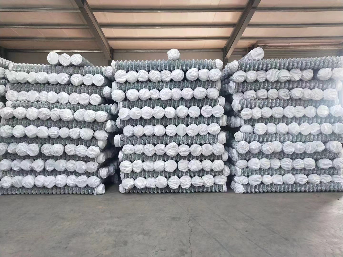 Hot DIP Galvanized Zinc Coated Diamond Mesh Farm Chain Link Fence